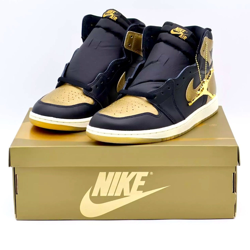 Nike Air Jordan 1 High OG Black Metallic Gold Size 9.5🔥